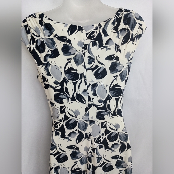 Ralph Lauren Black White Floral Jersey Sheath Dress with Flutter Cap Sleeves - Picture 7 of 9